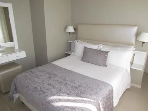 Aquarius Luxury Suites Bloubergstrand
